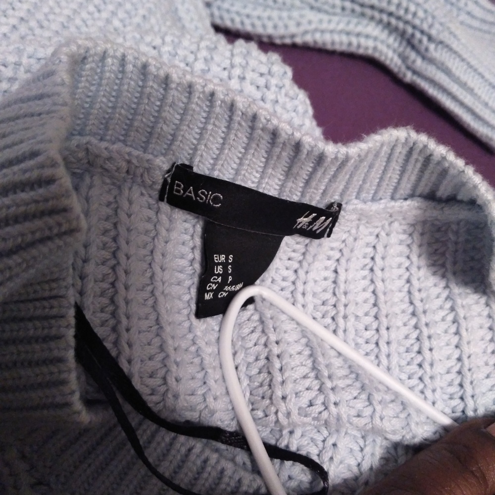 H&M Basic Sweater Size Small - Picture 5 of 6